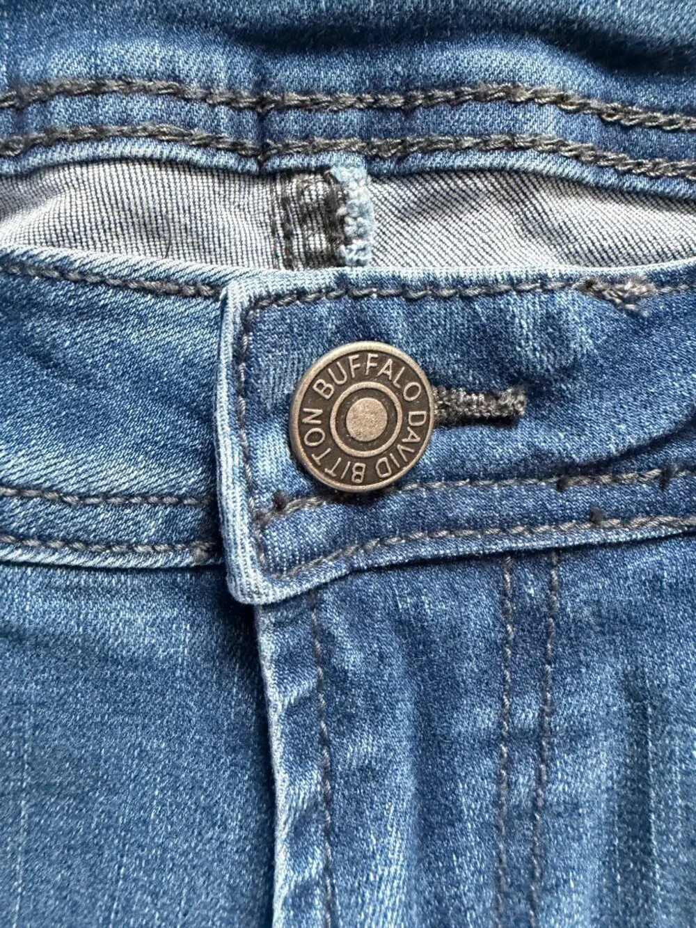 Buffalo David Bitton Adam Slim Stretch Jeans - Men's Sz. 32x32 - Med. Wash - NWT